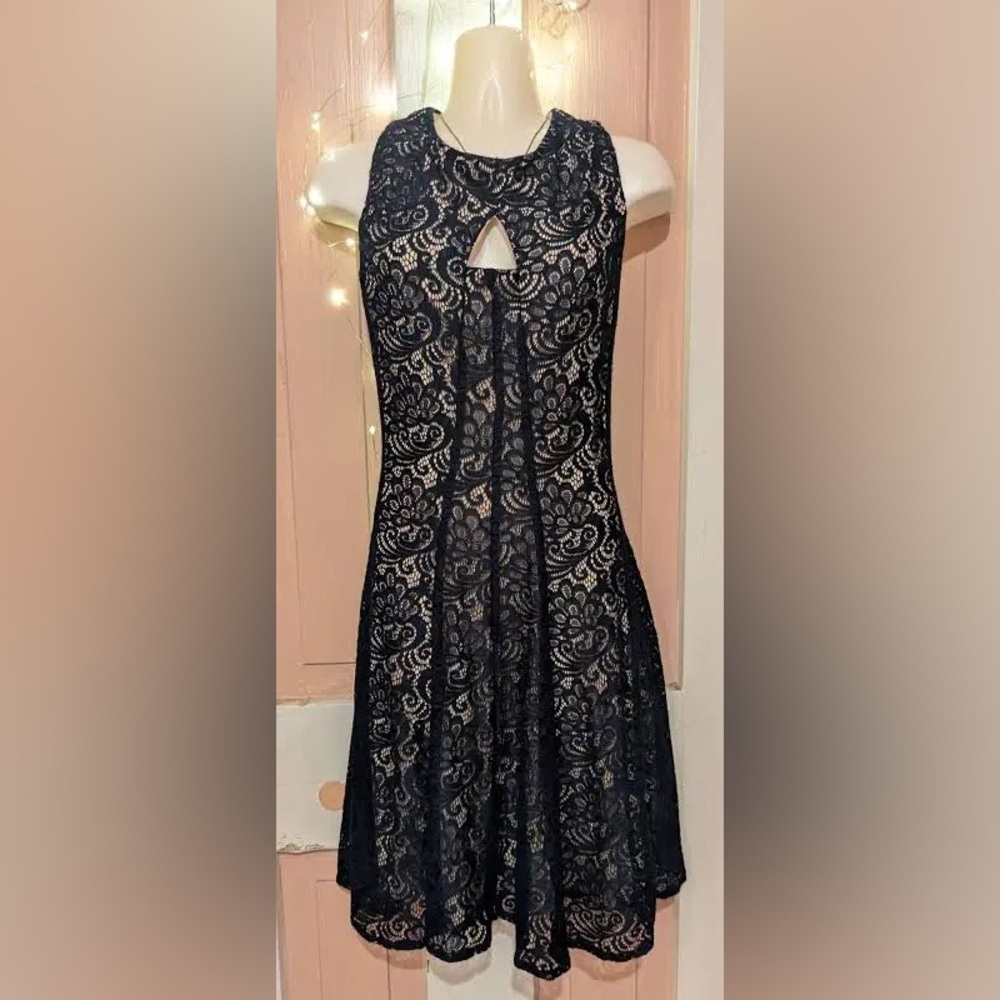 Danny and Nicole’s Elegant Navy Lace Dress, Size 6